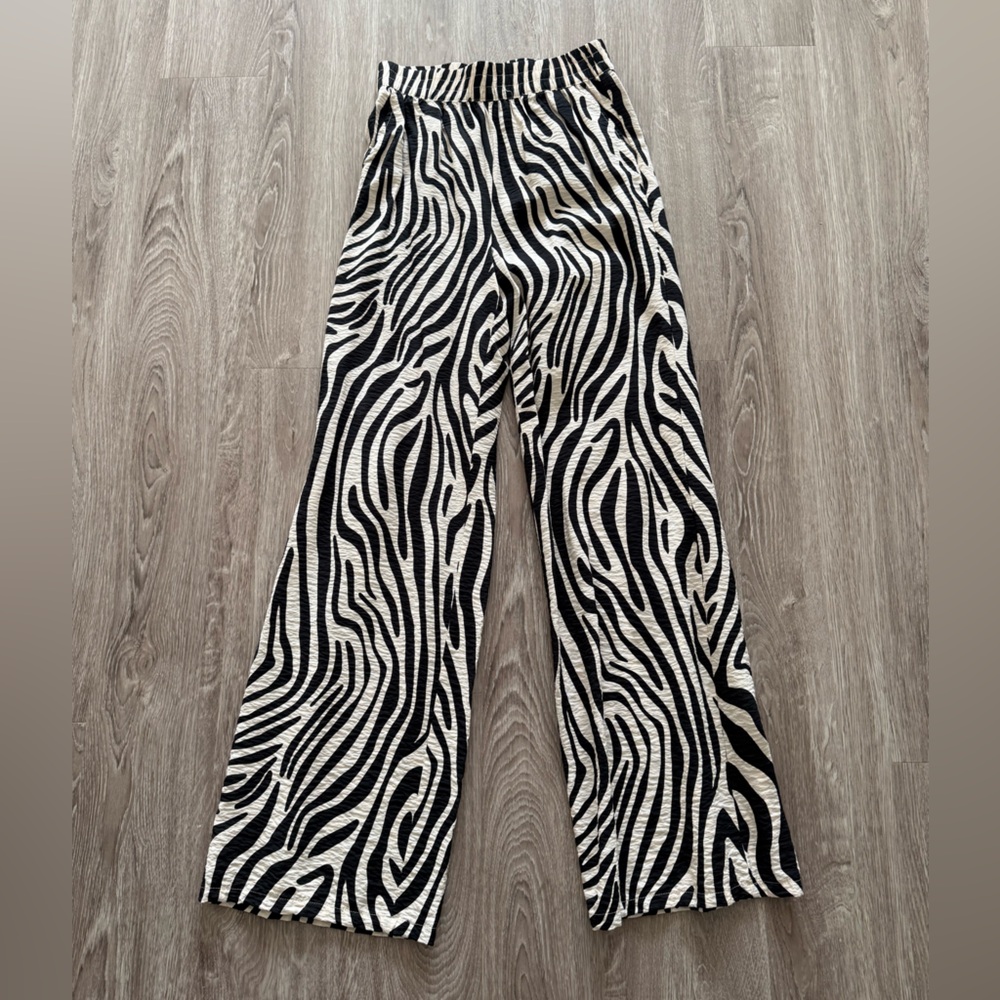 Zebra Print Wide Leg Pants - Picture 5 of 9